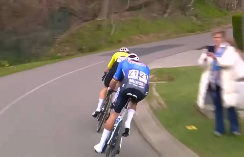 Onthuld: hoe Mathieu van der Poel in het hoofd van Wout van Aert kroop tijdens In Flanders Fields