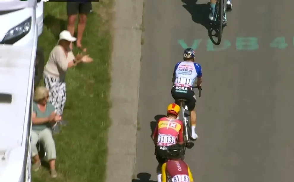 Dries De Bondt kent reden waarom Evenepoel niet kon volgen op La Redoute: "Cash betaald"