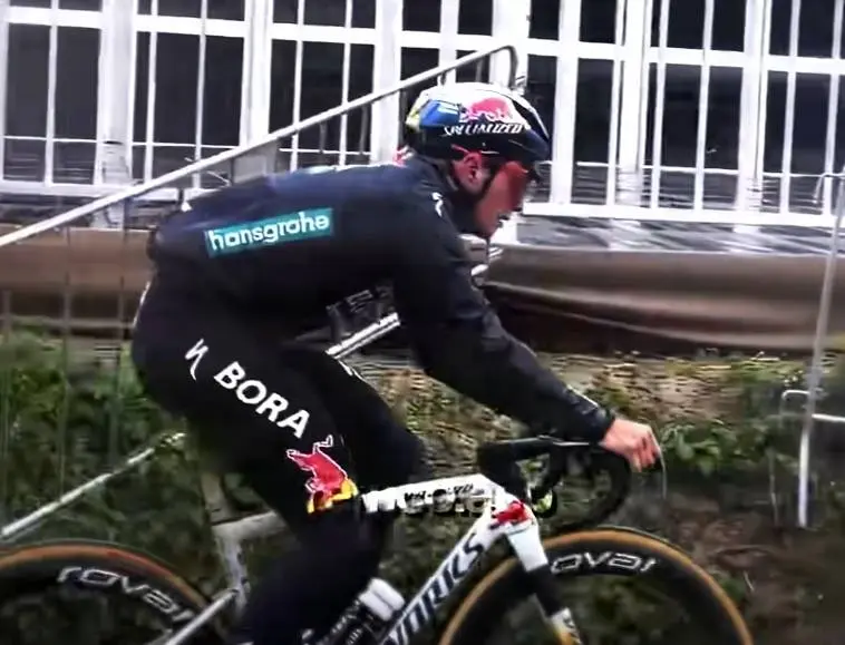 Analist heeft somber nieuws voor Remco: "Er is één belangrijke reden waarom Evenepoel de Ronde niet zal winnen"