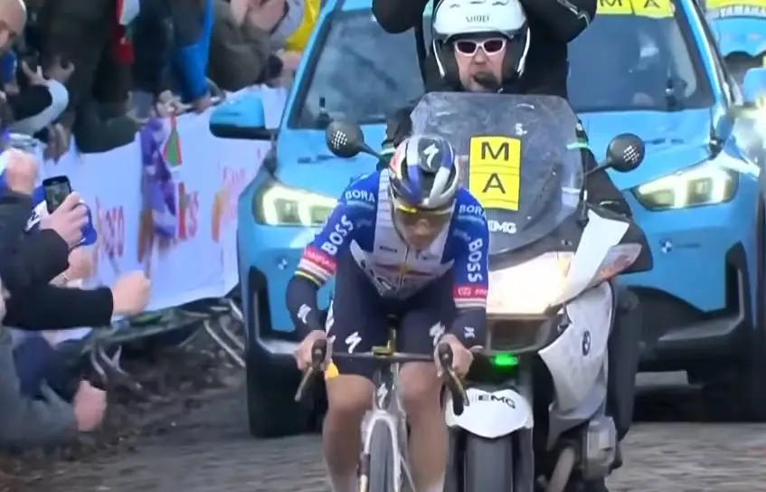 UCI kent geen genade: deze boetes krijgen Evenepoel en Pogacar na de Ronde van Vlaanderen