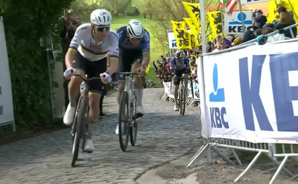 Keiharde kritiek op Mathieu van der Poel: “Doe dat na je carrière!”