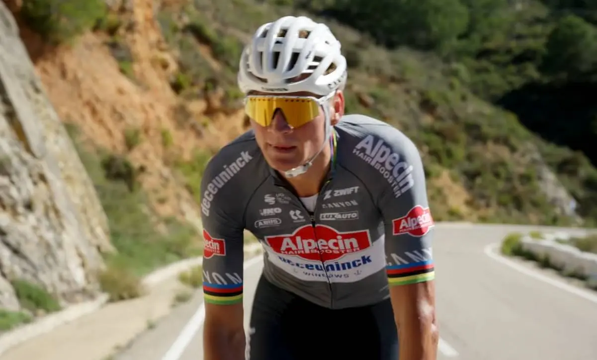 Analist heeft harde boodschap voor Mathieu van der Poel: "Hij haalt het niveau niet"