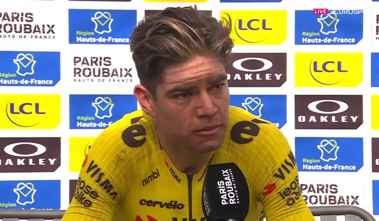 Wout van Aert duikt plots op in gravelkoers: eerste test na zijn Roubaix-triomf