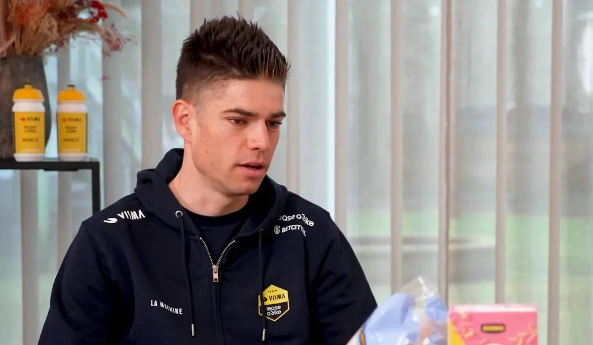 Visma krijgt kritiek op beslissing rond Wout van Aert: "Zoiets doe je niet"