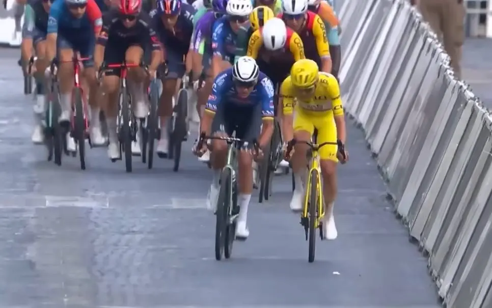 Analist zag belangrijk detail in laatste etappe van de Tour: 'Zonder dat wint Mathieu niet!'