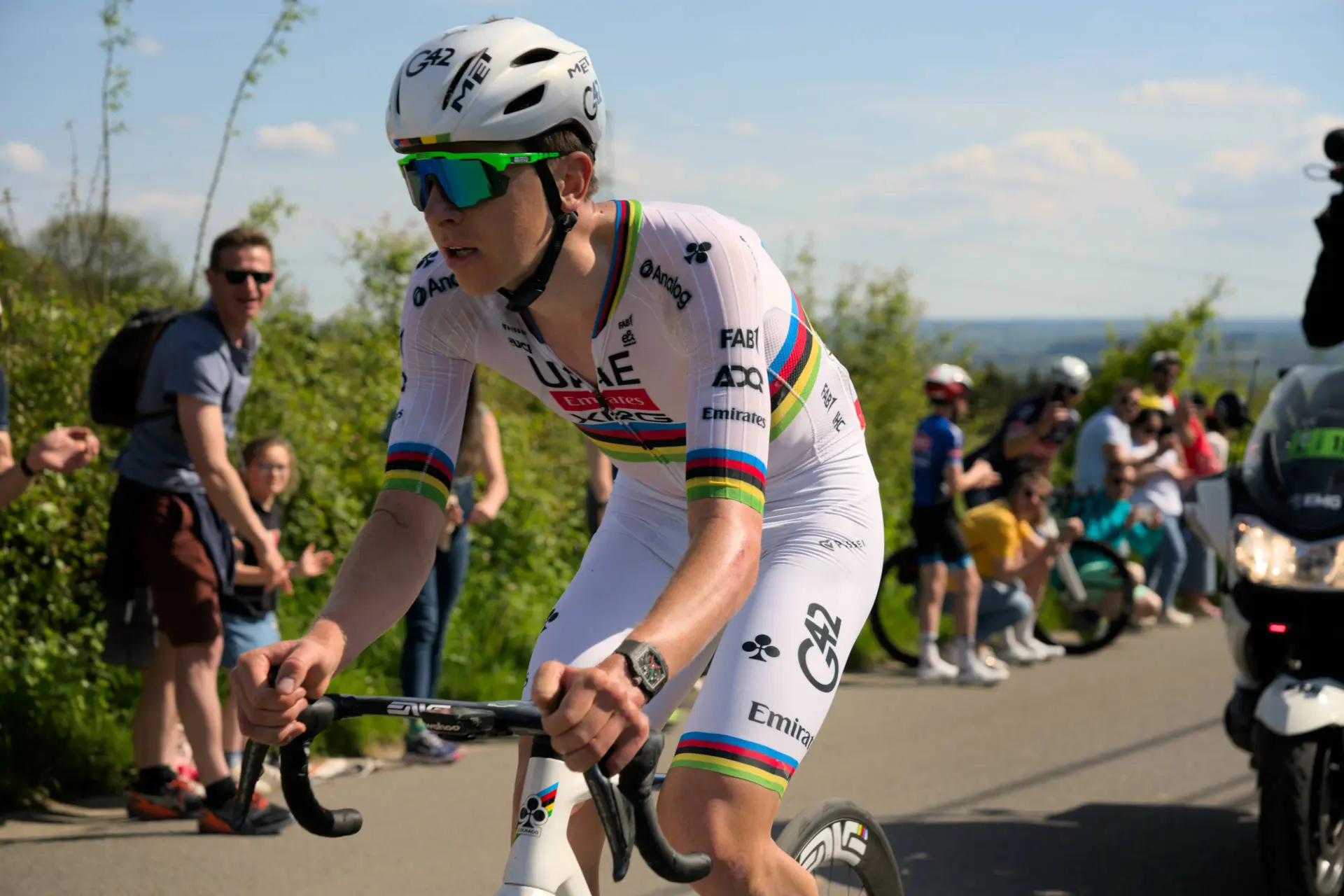 Waarom Tadej Pogacar blij is dat Torstein Træen in de gele trui rijdt