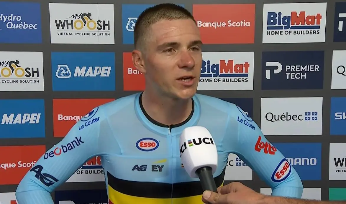 Opvallend beeld bij Evenepoel tijdens WK: wat gebeurde met zijn ketting?