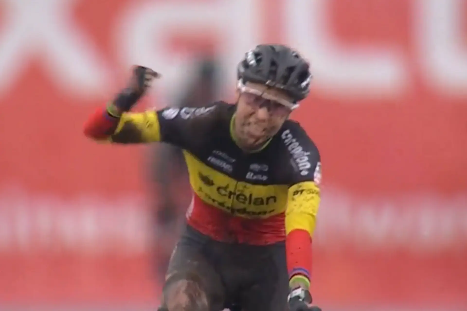 "Het is lang geleden dat ik heb gewonnen" - Sanne Cant emotioneel na overwinning op Exact Cross Loenhout