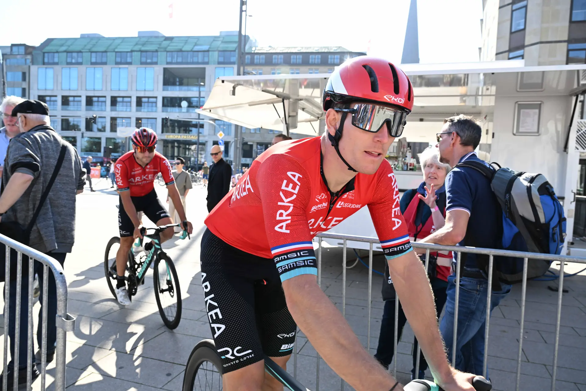 Arnaud Demare voor langere tijd uitgeschakeld door gebroken vinger