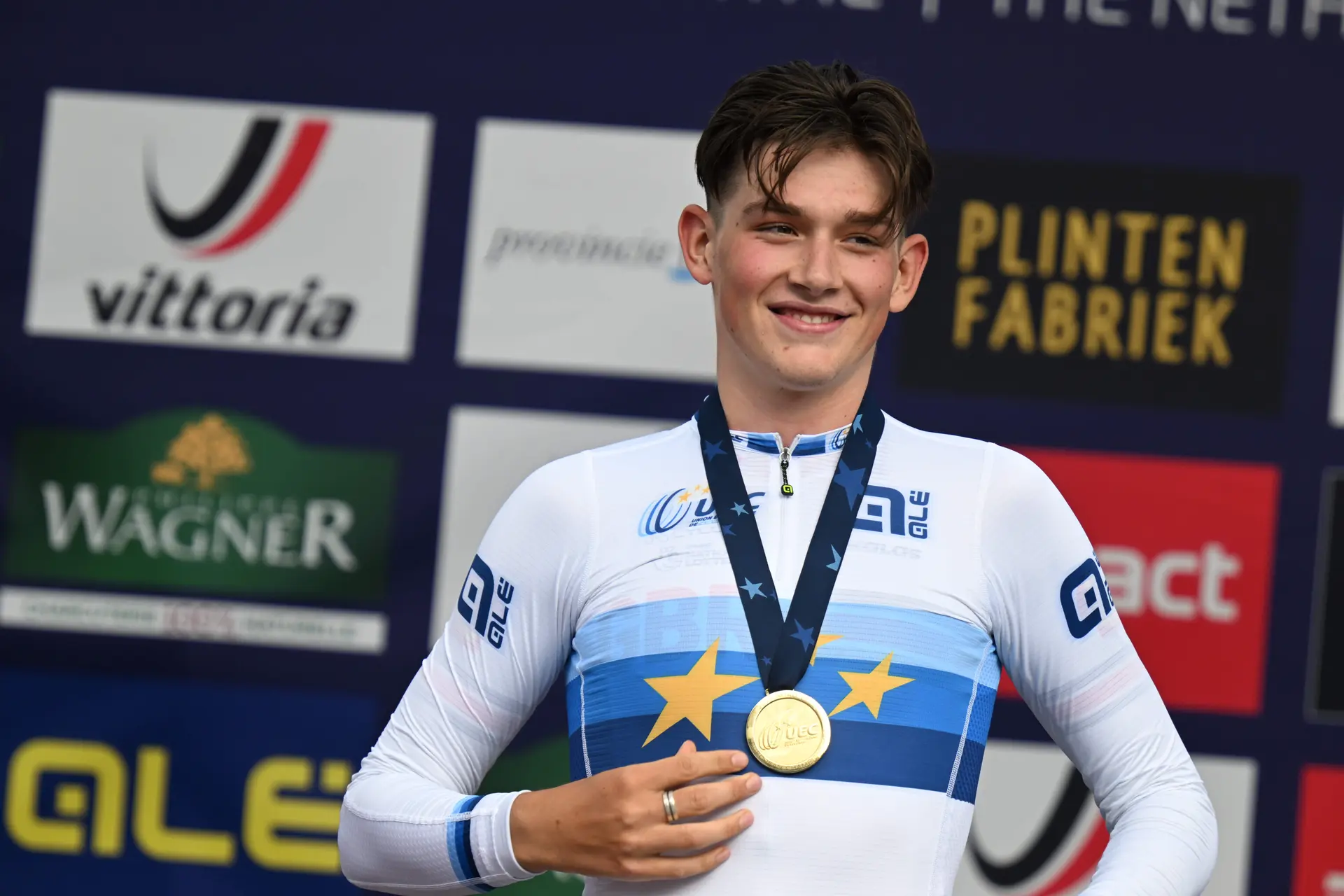 Kan Joshua Tarling de tijdrit van de Dauphiné winnen? "Ik ben zeker geen favoriet. Ik denk dat Remco beter in vorm is"