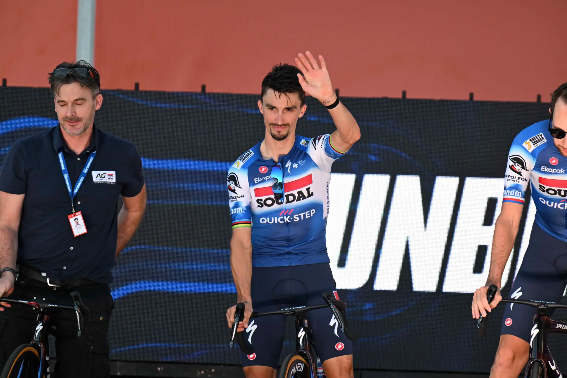 "Ik was als een kind dat bij het circus aankwam, met wijd opengesperde ogen, klaar om de strijd aan te gaan" - Julian Alaphilippe herinnert zich zijn debuut in de World Tour tijdens de Tour Down Under 2014