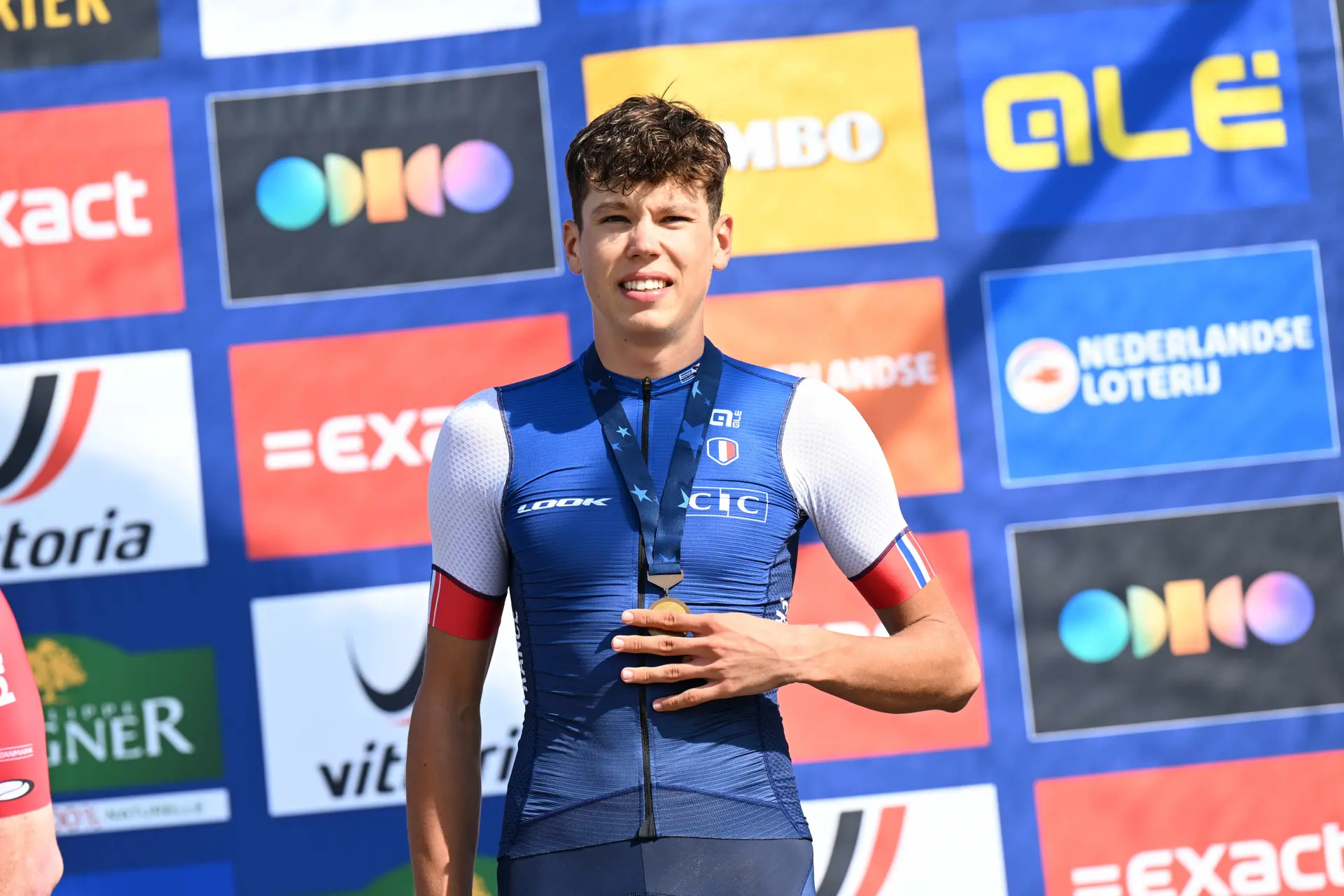 Paul Magnier zet uitstekend debuutseizoen bij Wolfpack voort met vijfde plaats in openingsetappe Tour of Oman