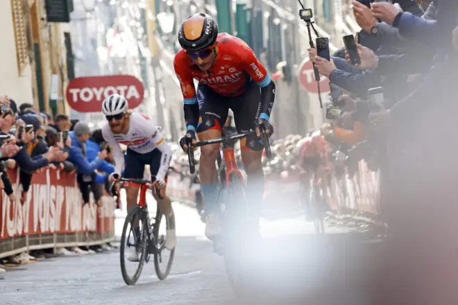 Patrick Lefevere zeer kritisch op zwaarder parcours van Strade Bianche: "Ze slaan volledig de plank mis"
