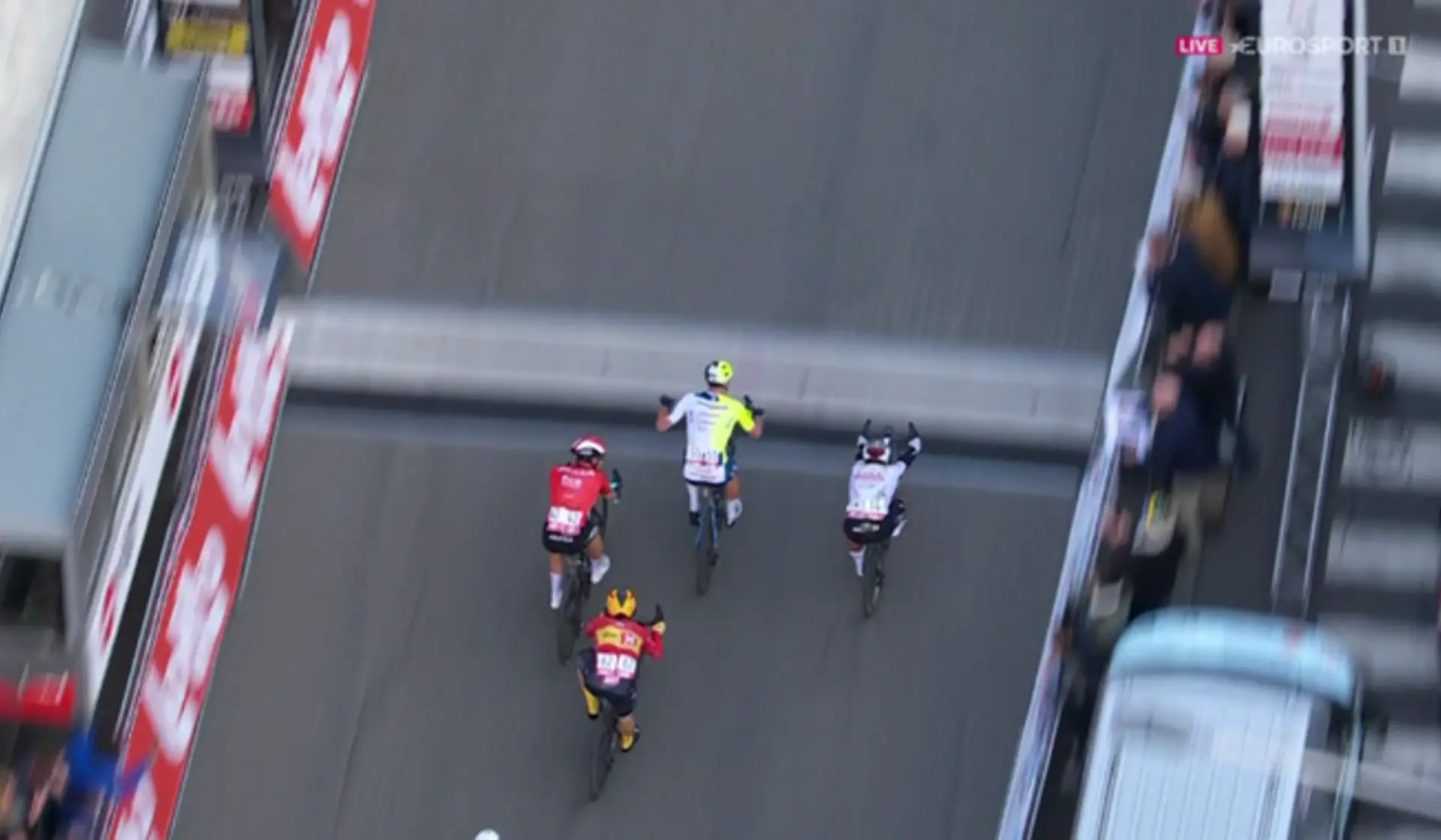 Laurenz Rex sprint naar de overwinning in Le Samyn 2024 na fotofinish met Antonio Morgado