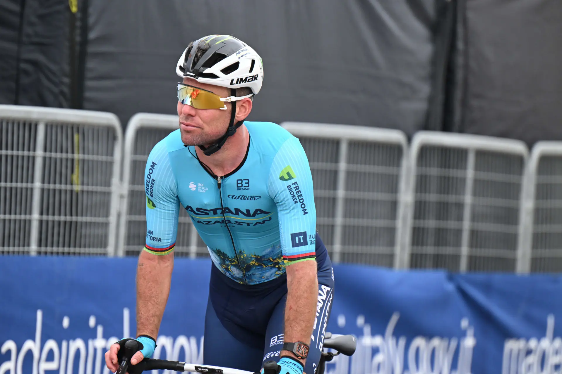 Mark Cavendish over de lastige start van zijn slotseizoen: "Sprinten is geen verslaving voor mij, helemaal niet. Koersen wel"