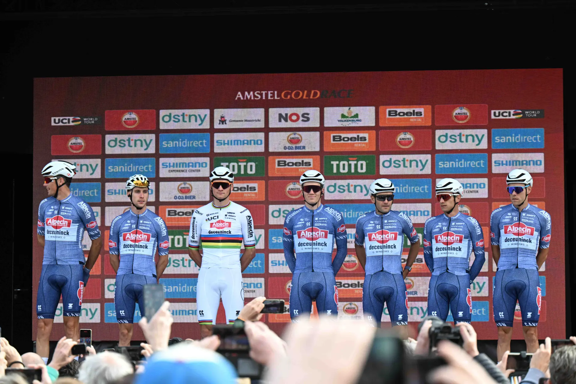 "Er is maar één persoon die Tadej Pogacar kan verslaan" - Is Mathieu van der Poel de enige mogelijke uitdager voor Luik-Bastenaken-Luik?