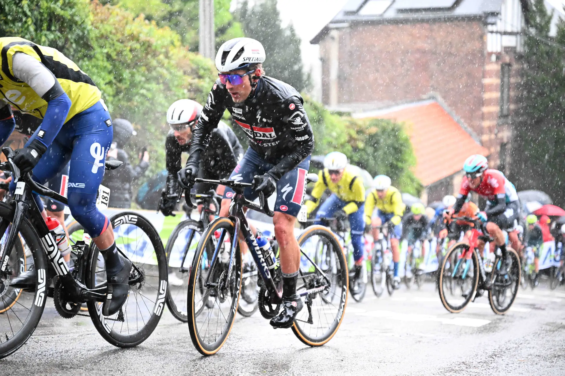 "Het was een zware dag" - Ilan van Wilder verliest podiumplaats in Romandië maar is tevreden als anderen kraken