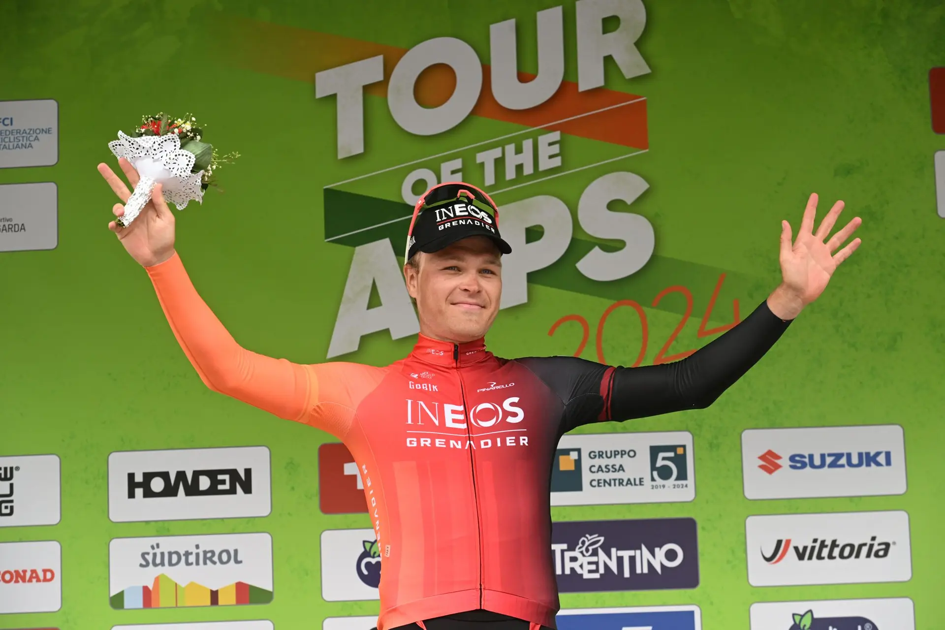"Dit is geweldig na alles wat er vorig jaar is gebeurd" - Eindelijk vreugde voor Tobias Foss met de overwinning in de openingsetappe van de Tour of the Alps