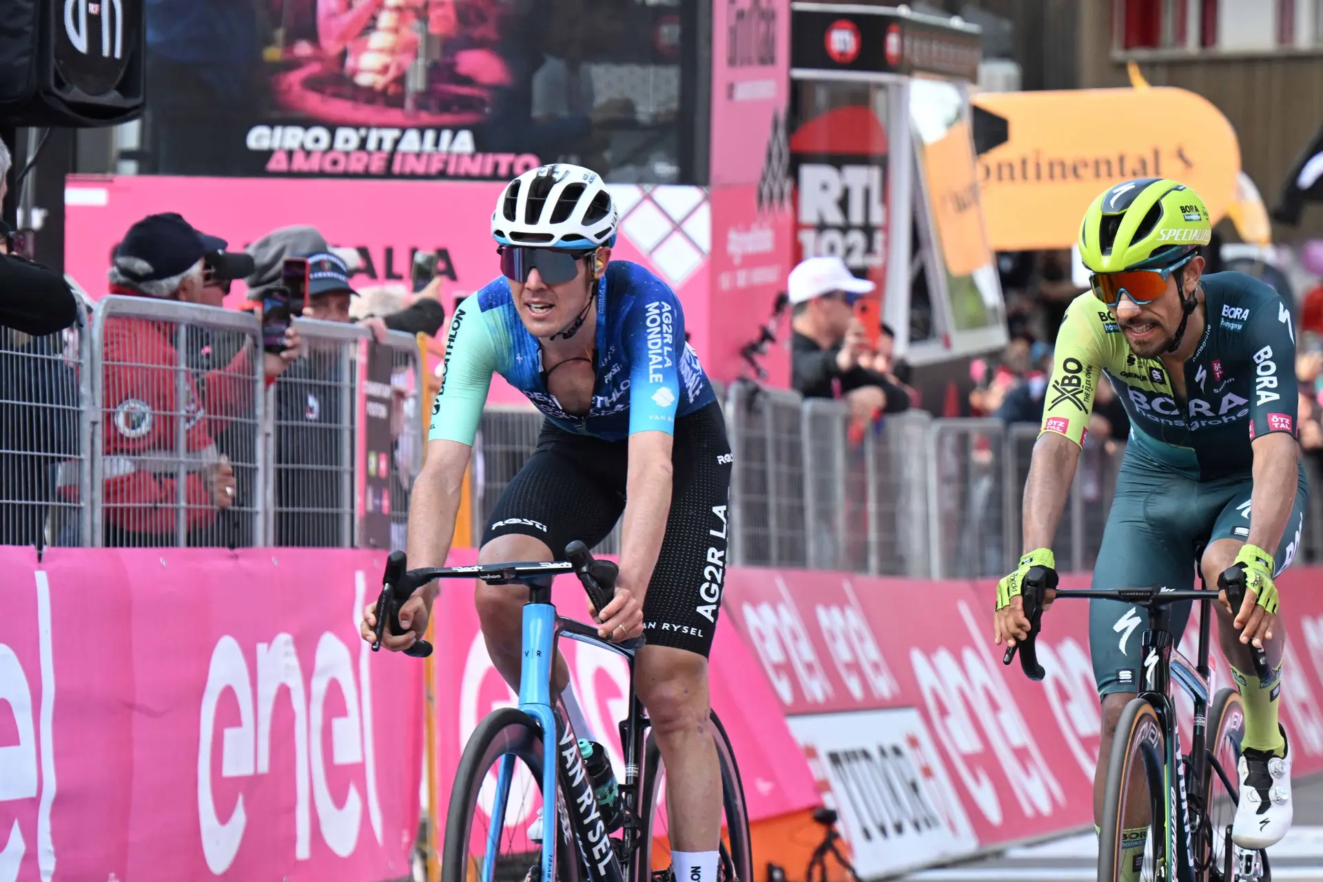 "Ik ben zeker een van de beste renners" - Ben O'Connor gelooft nog altijd in podiumplaats in de Giro d'Italia na openingsweek