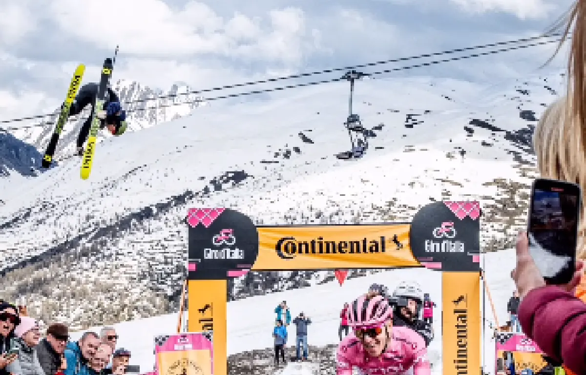 VIDEO: Twee freestyle skiërs springen over Tadej Pogacar op de Mottolino.