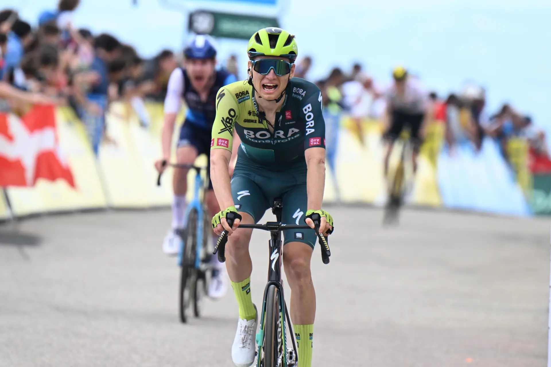 "Het is een bevredigend gevoel om belangrijk werk te hebben gedaan voor Primoz" - Aleksandr Vlasov voltooit 1-3 voor Bora in Dauphiné