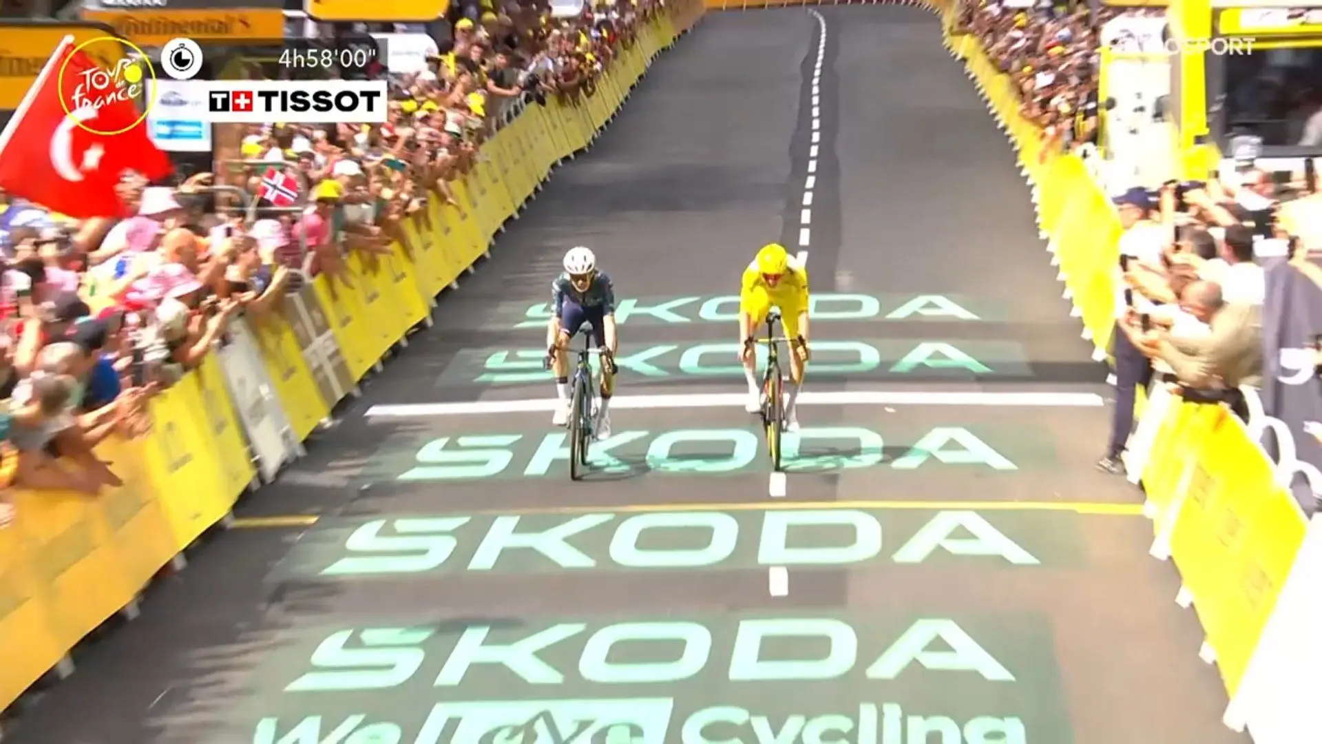 Jonas Vingegaard verslaat Tadej Pogacar en wint etappe 11 na geweldig duel
