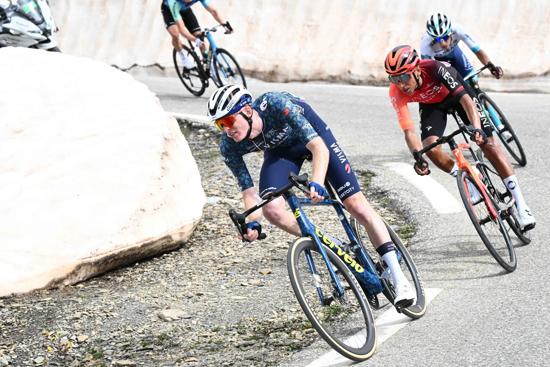 "Jonas had kunnen profiteren van een nog hoger tempo om de explosiviteit van Pogacar te verdoven" - Matteo Jorgenson analyseert verlies op de Galibier