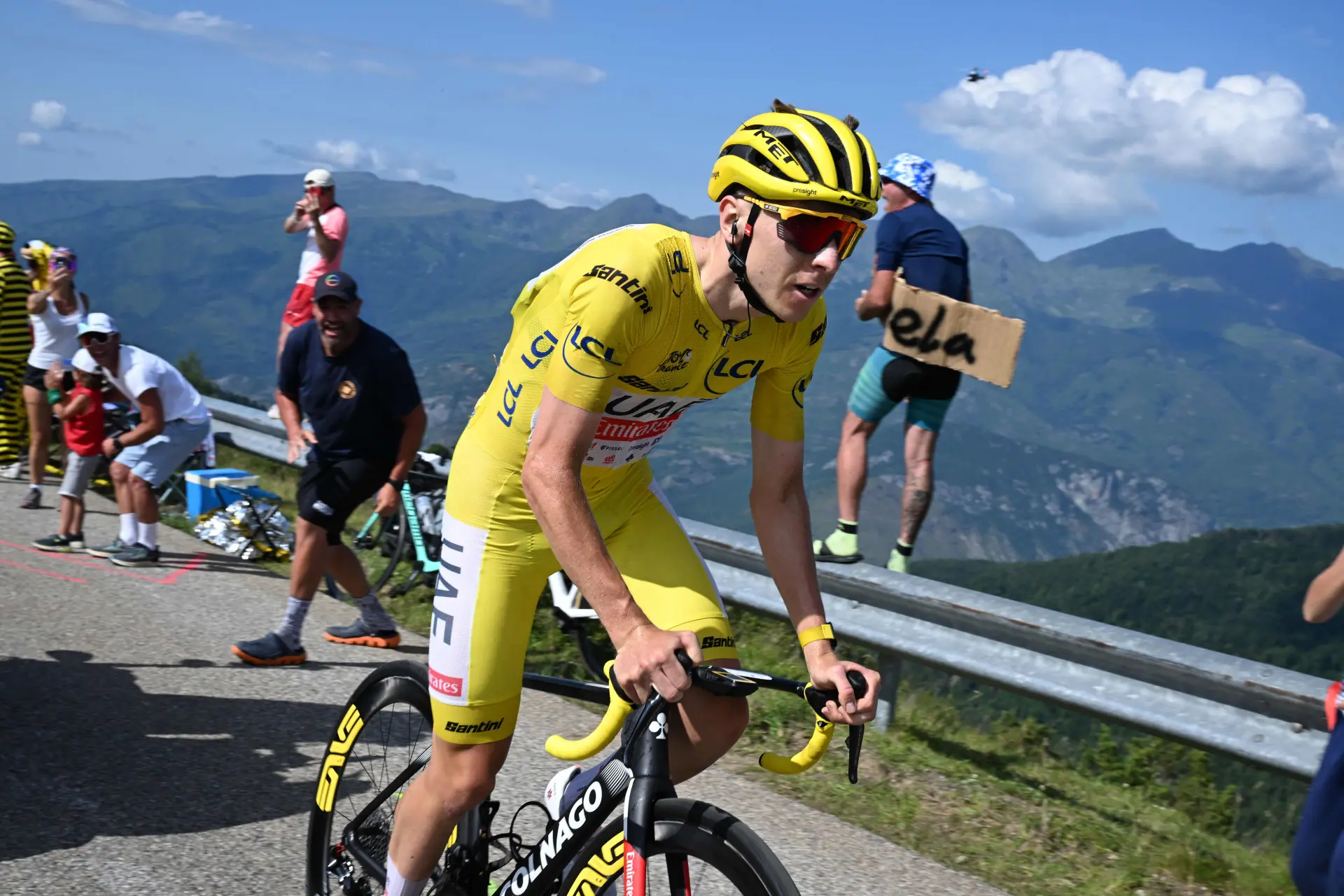 "In de jaren '90 had je superbrandstof. Dat is vervangen door hoogtestages" - Recordcijfers Tadej Pogacar in de Tour de France geen reden tot discussie volgens Serge Pauwels
