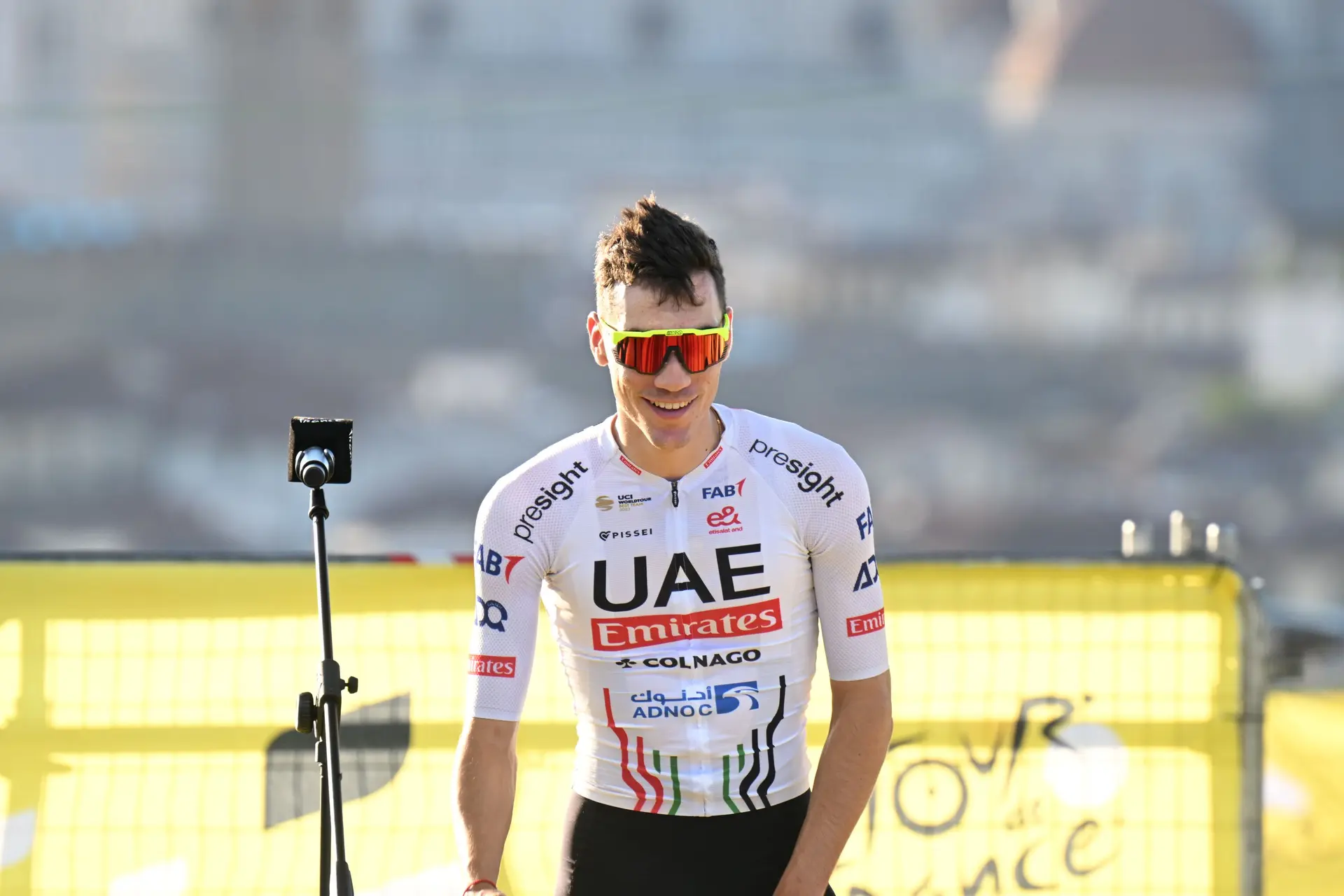 UPDATE: Juan Ayuso NIET in de selectie van UAE Team Emirates voor de Vuelta a Espana ondanks druk van koersdirecteur Javier Guillen