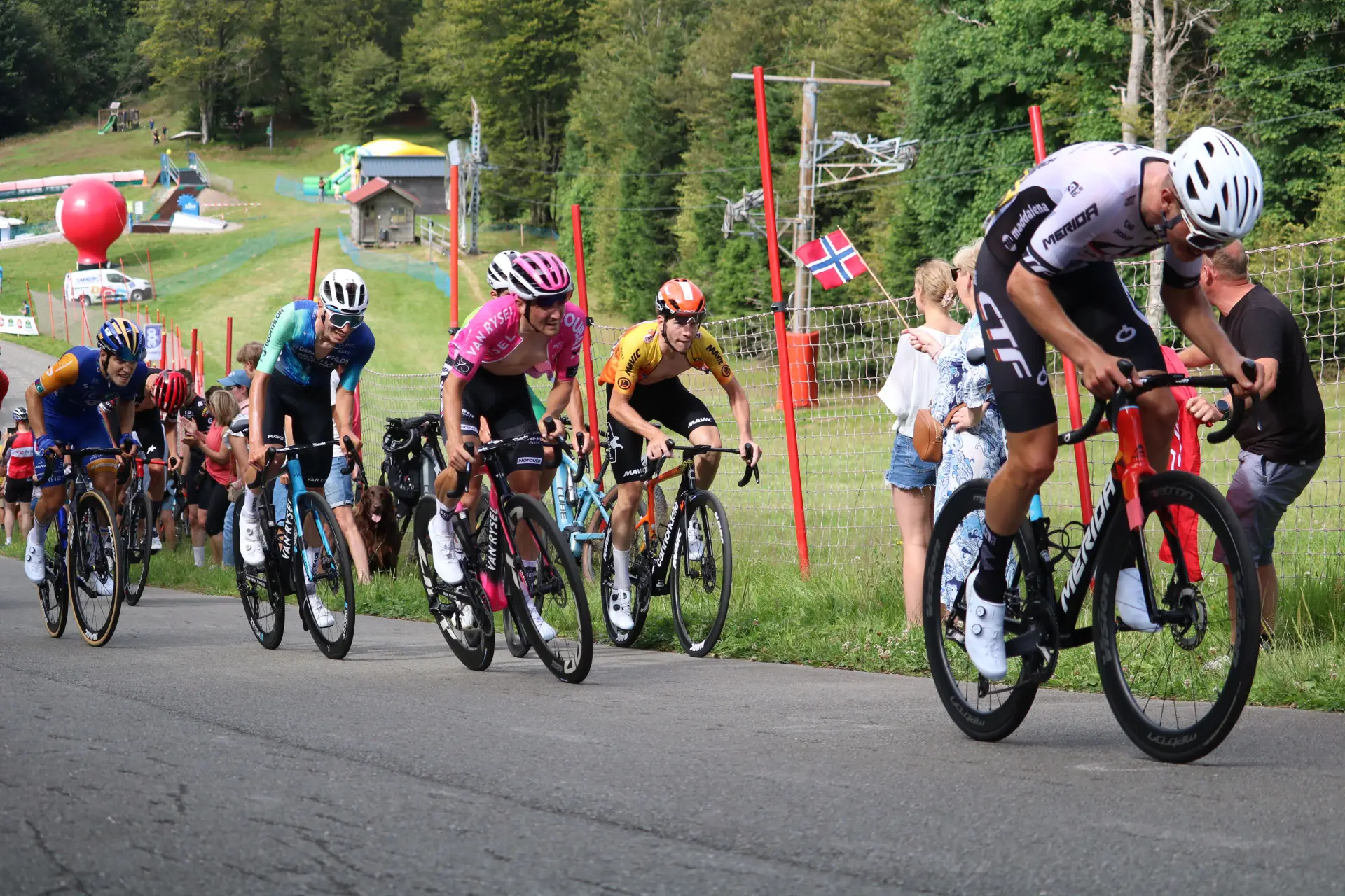 Nederlands talent van Visma maakt de overstap naar Astana Qazaqstan Team