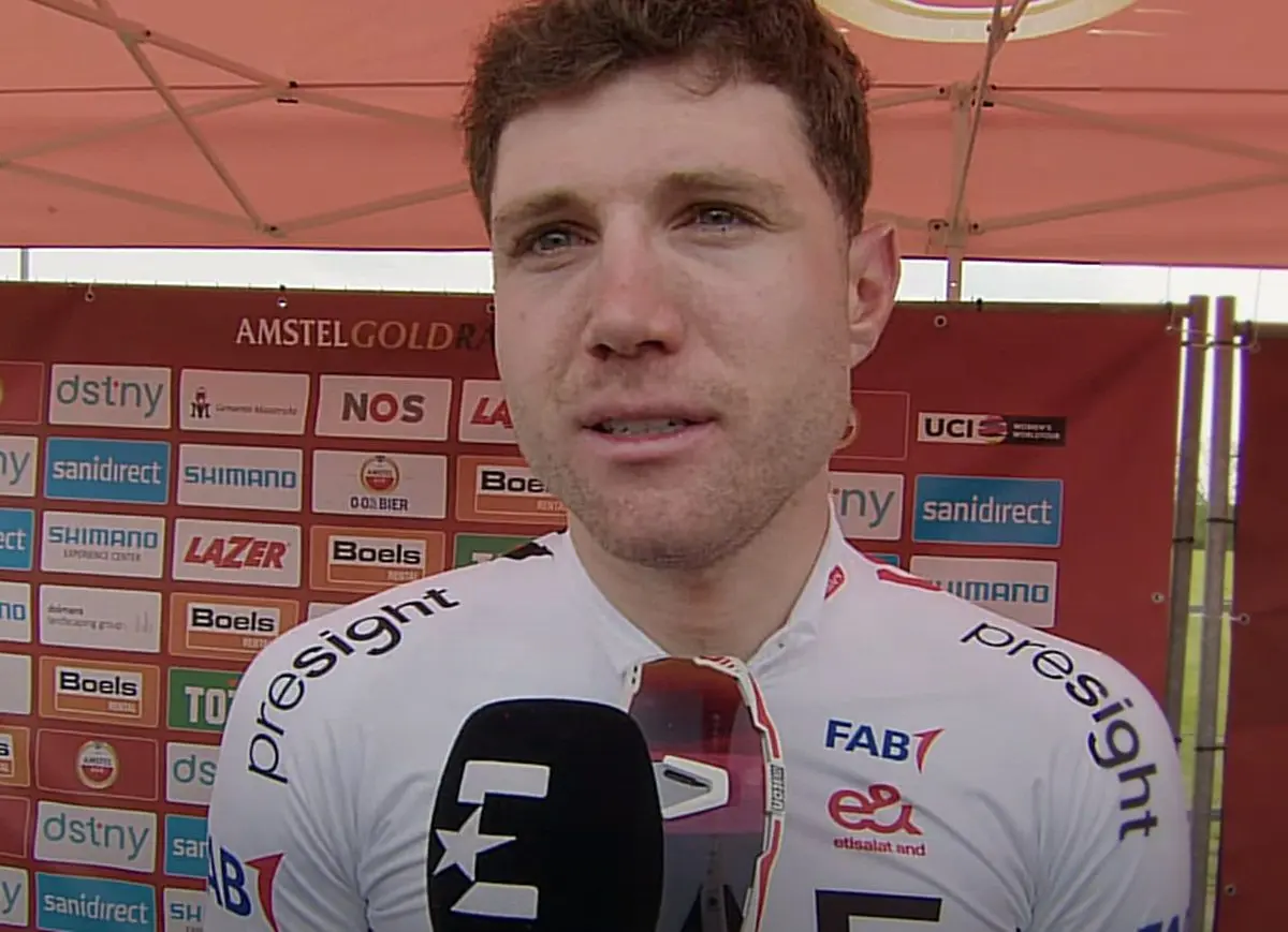 "Ik probeerde aan te vallen, maar iedereen was even sterk" - Marc Hirschi toont zijn kracht maar grijpt nipt naast medaille