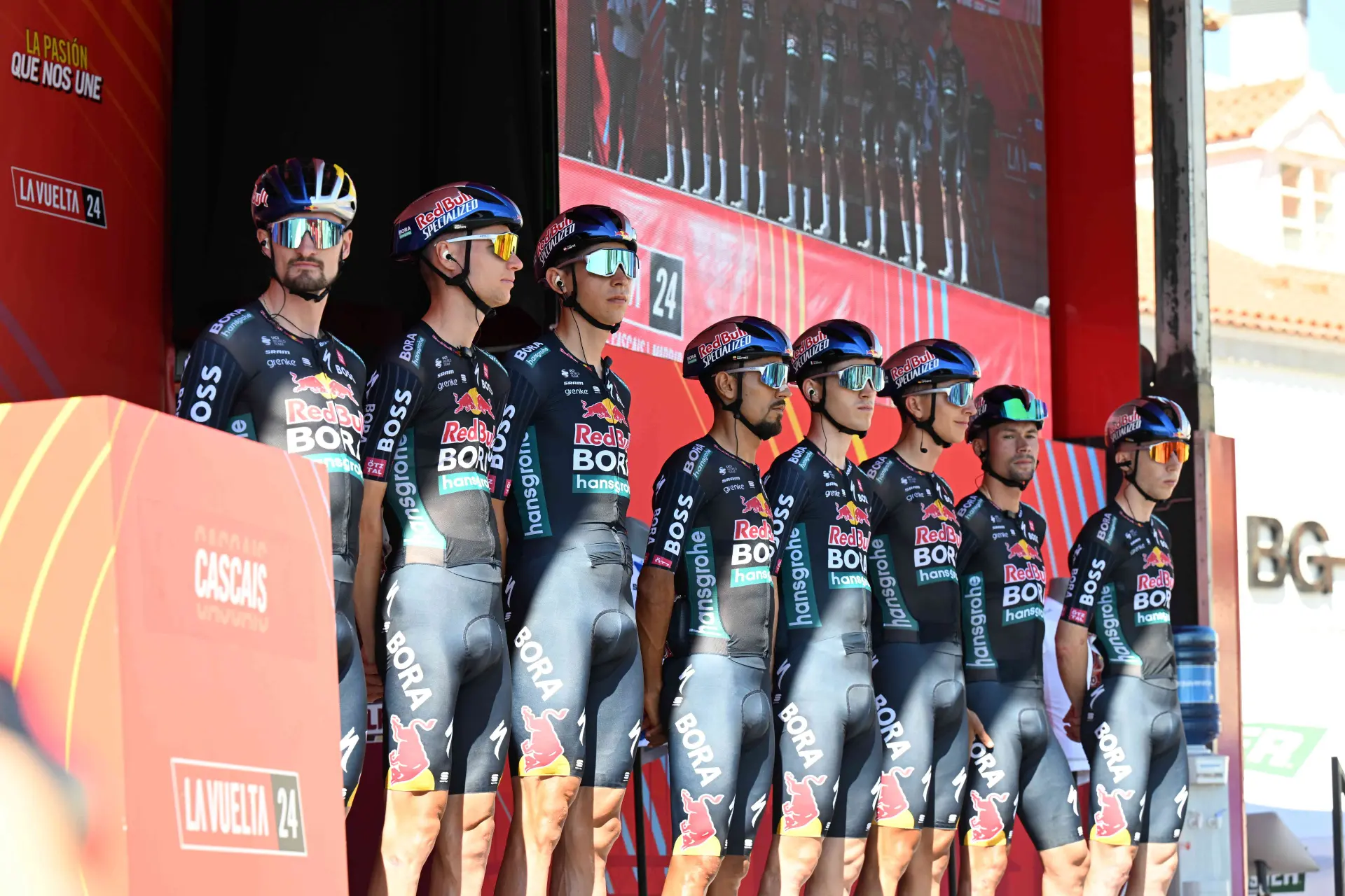 Eerst Primoz Roglic, toen Jan Tratnik, nu de voedingsdeskundige: Red - Bull Bora - hansgrohe zet inval bij Visma | Lease a Bike voort