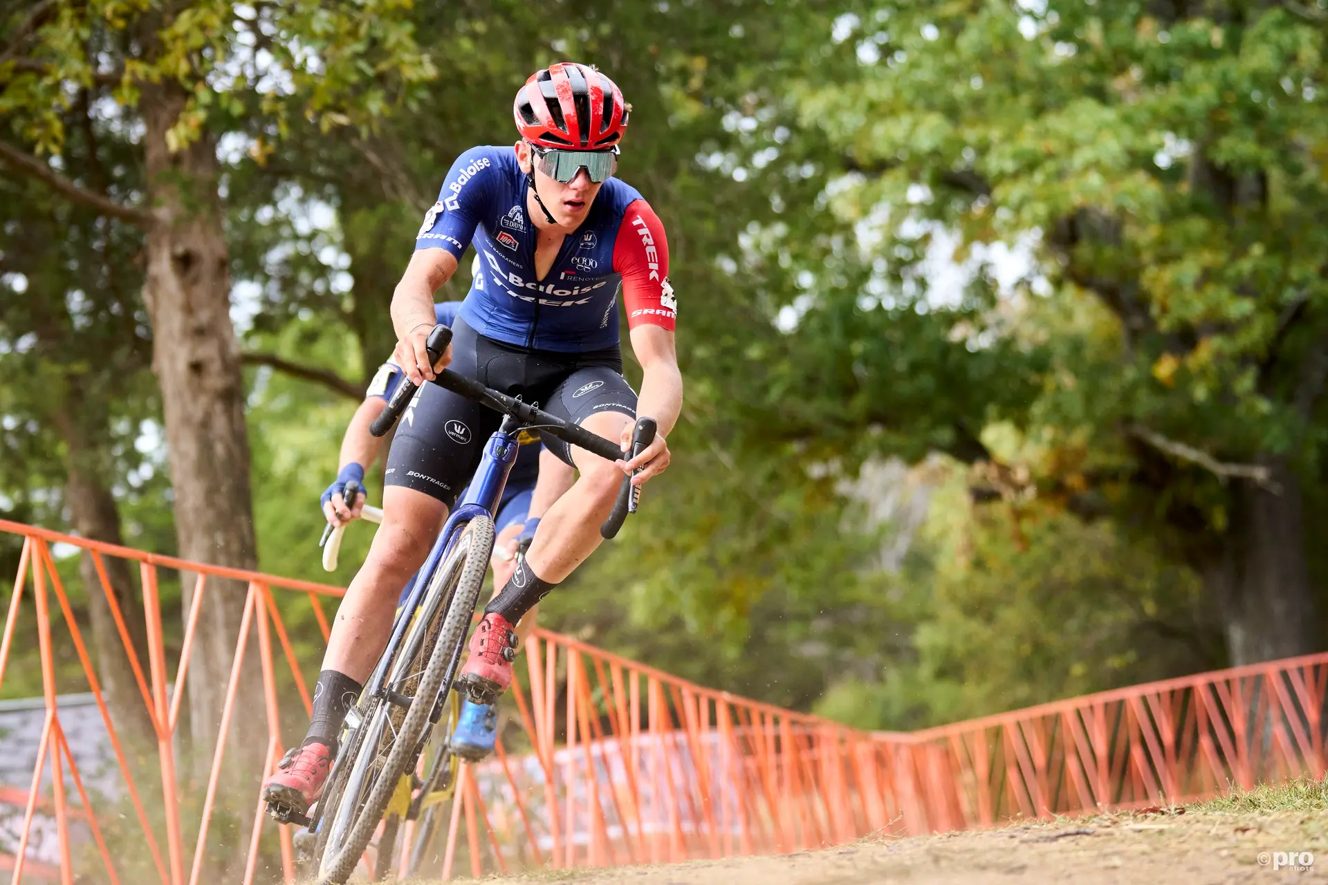 "Dit voelt als een droom" - Na een puik seizoen op de weg boekt Thibau Nys zijn allereerste Superprestige-overwinning in de Druivencross Overijse