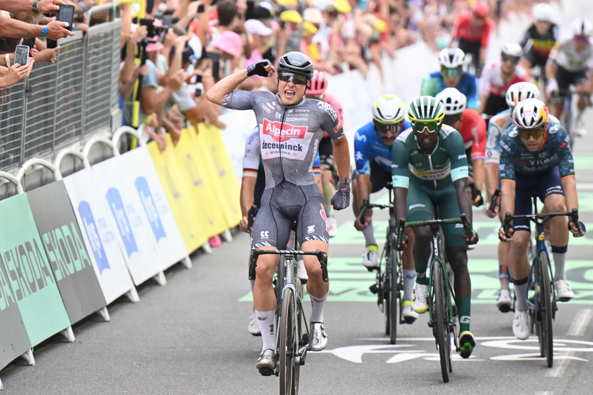 Jasper Philipsen voelt dat het dragen van de gele trui in Lille "een unieke kans" zou kunnen zijn in de Tour de France van 2025