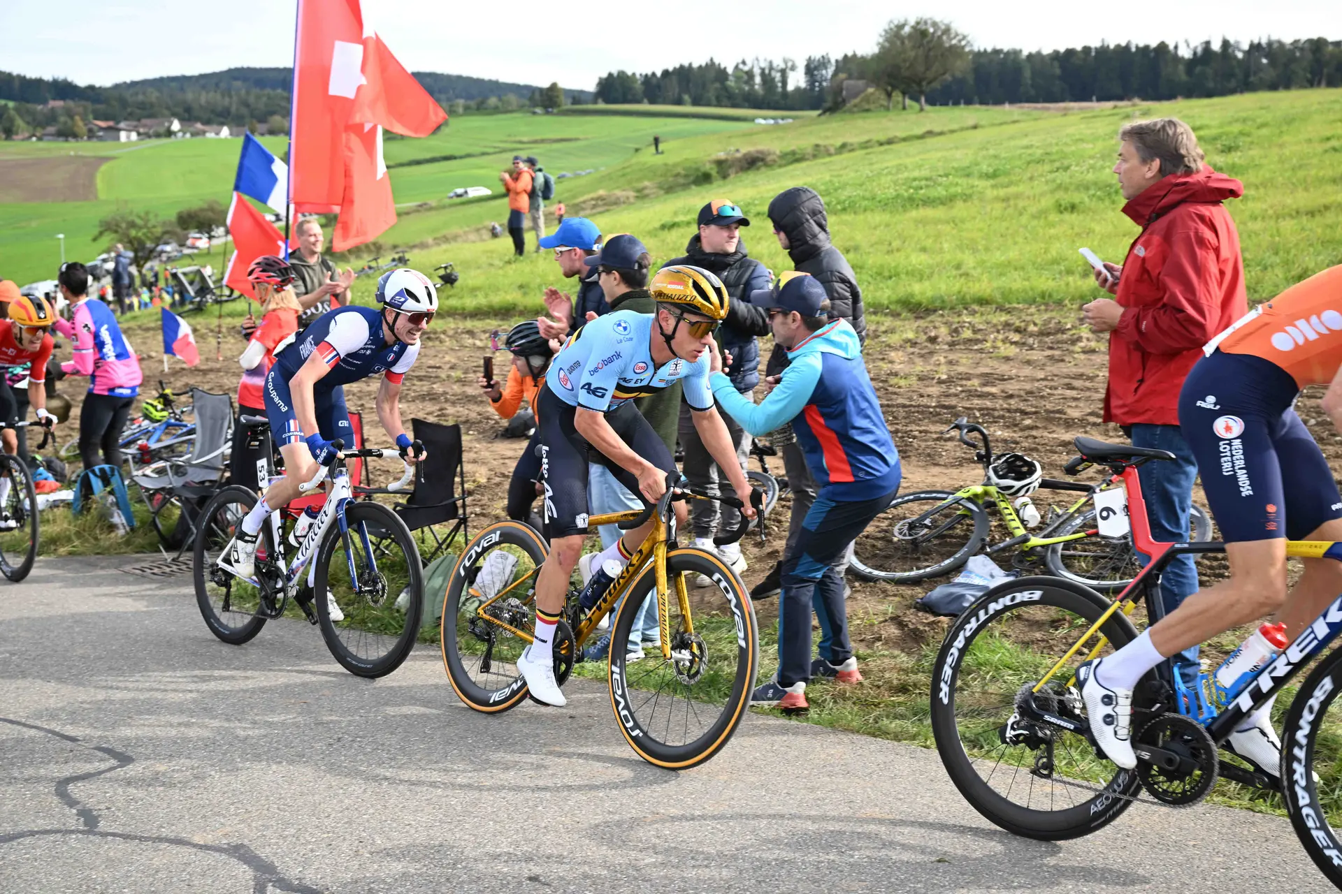 Louis Vervaeke over het verschil tussen Van der Poel & Evenepoel: "Mathieu is relaxter. Remco is een straatvechter"