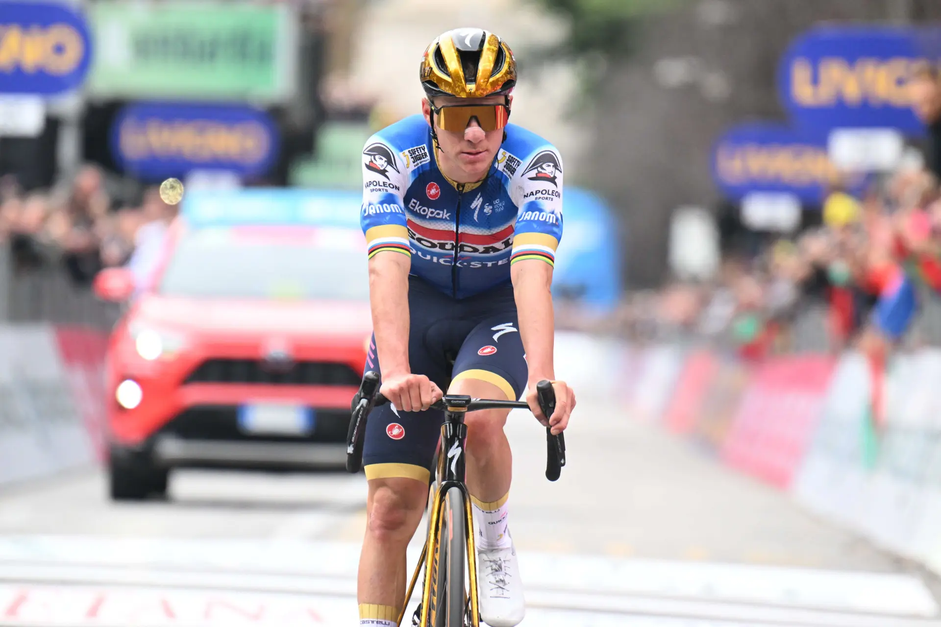 Klaas Lodewyck betreurt nieuwe tegenslag voor Remco Evenepoel: "Het eerste wat hij tegen me zei was: F*ck!"