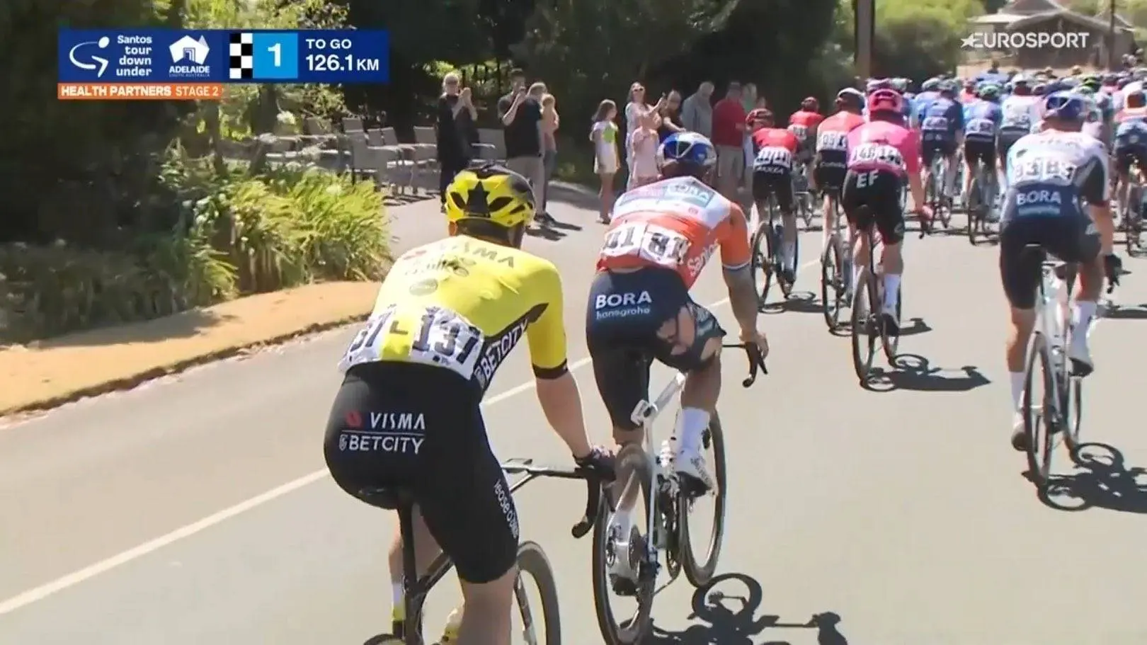 Medisch rapport en uitvallers Tour Down Under 2025 na etappe 2: Wedstrijdleider Sam Welsford wint de etappe maar komt ook ten val
