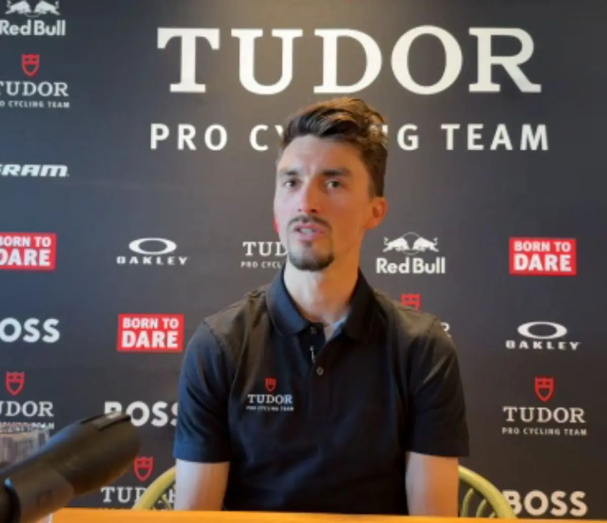 Julian Alaphilippe vol passie na in social media te zijn afgeschreven: "Er is minder ruimte voor instinct, vreugde en geluk.. ze kijken hoeveel Watt ze duwden."