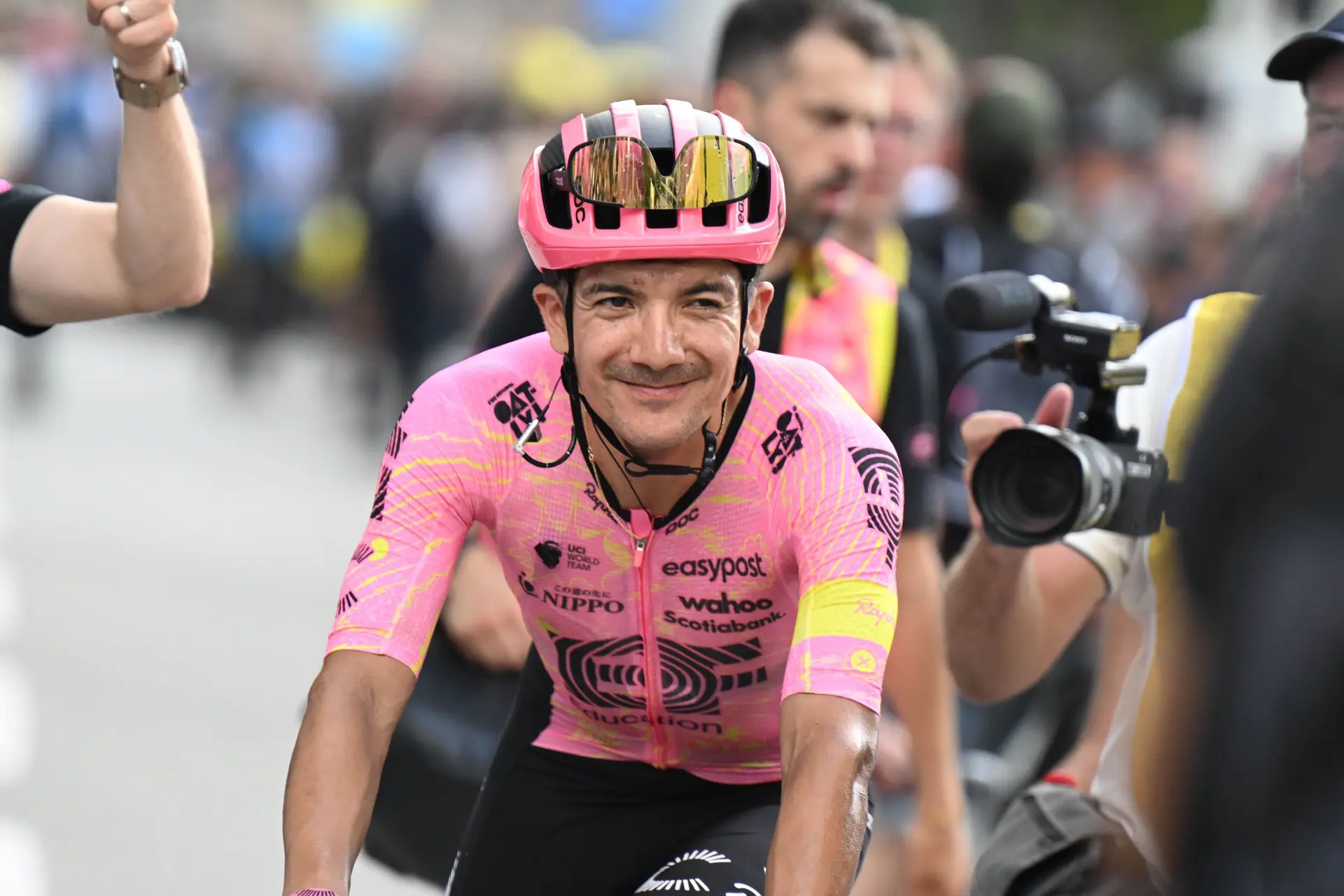 "Ik wil de roze trui terug" - Strijdlustige Richard Carapaz in de aanloop naar zijn terugkeer in de Giro d'Italia in 2025