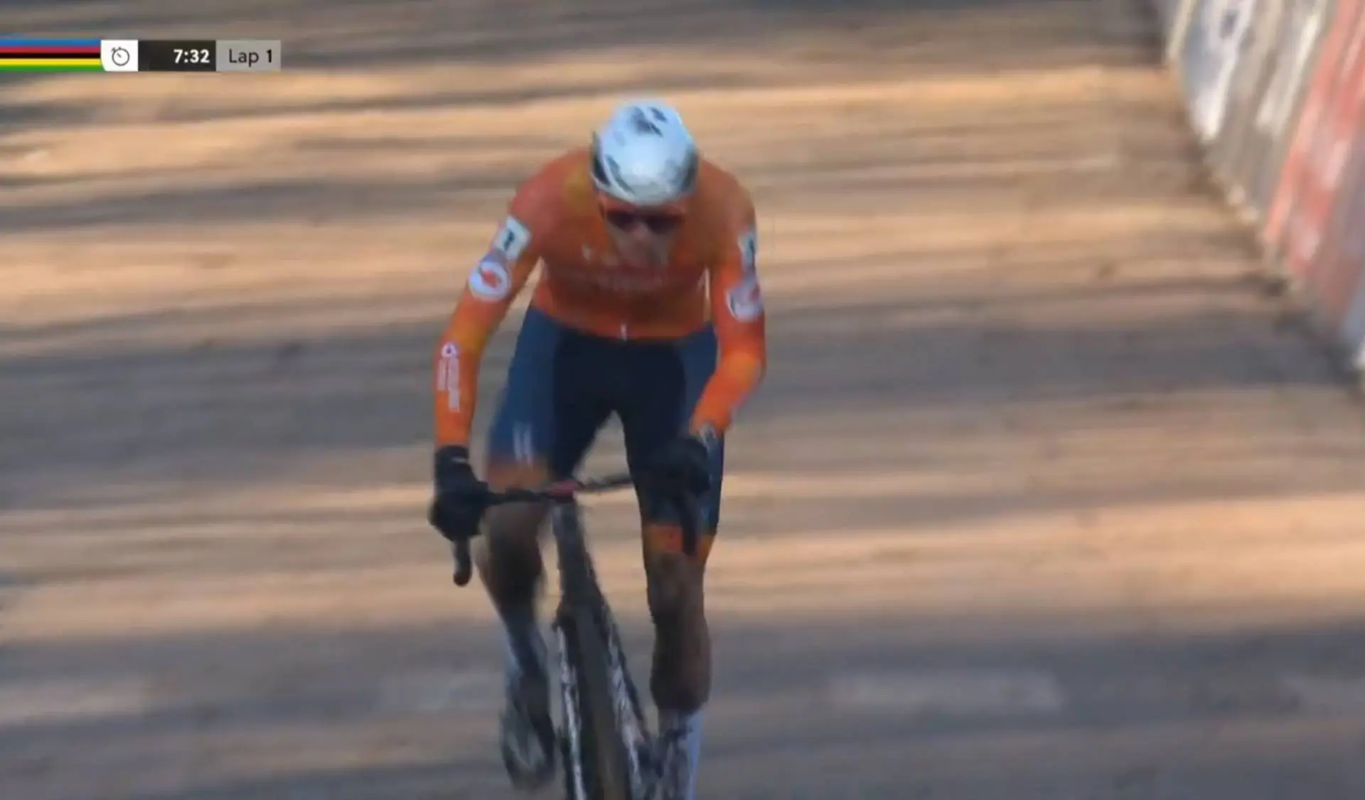WK Veldrijden 2025: Mathieu van der Poel neemt kanonstart in Liévin, geeft de Belgen het nakijken en wordt voor de zevende keer Wereldkampioen Cyclocross!