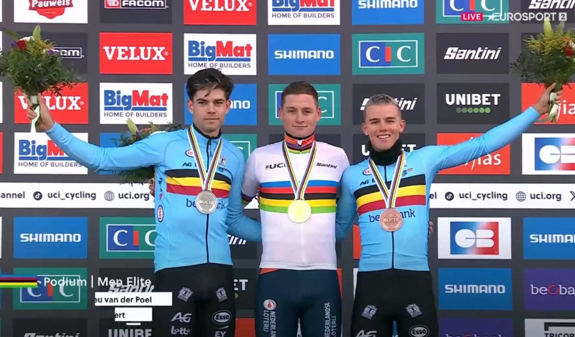 "Ik denk ook dat ik niet veel langzamer was dan Mathieu van der Poel" - Wout van Aert betreurt slechte start op WK Cyclocross
