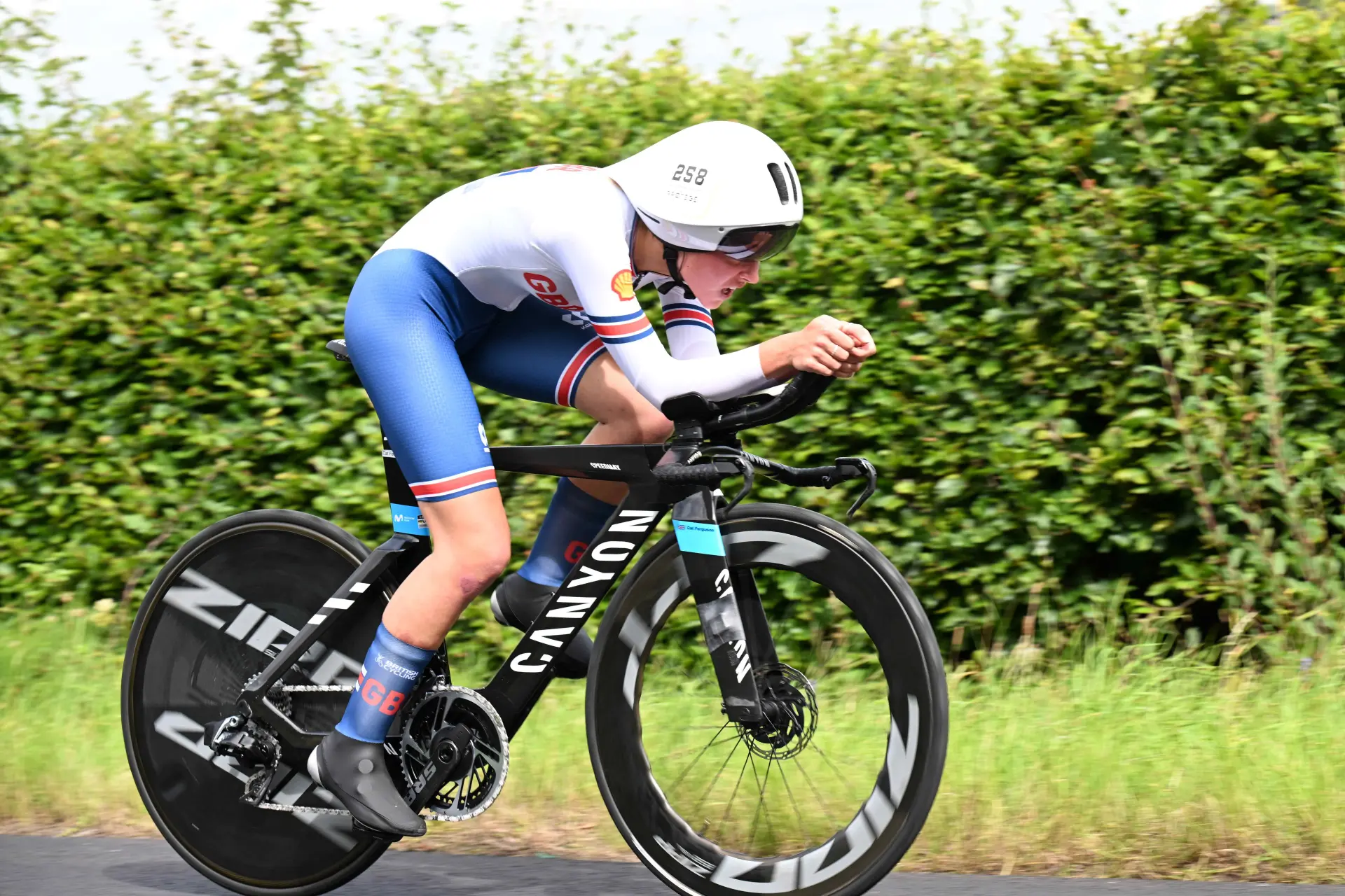 Cat Ferguson imponeert bij debuut in Milano-Sanremo Women: "Een magische sport"