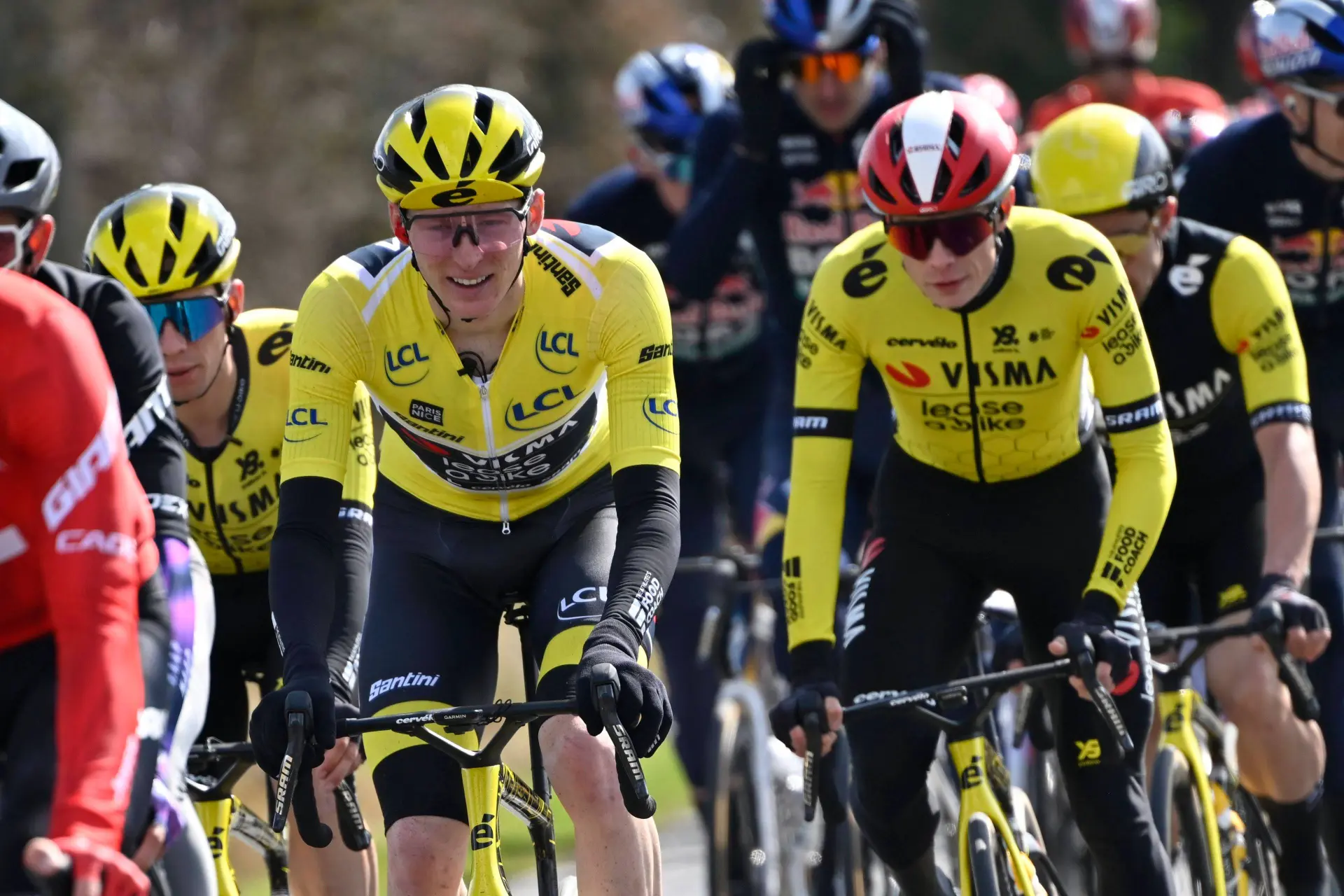 Johan Bruyneel vindt dat Visma een fout heeft gemaakt door Vingegaard en Jorgenson samen te brengen in Parijs-Nice: "Het had duidelijk moeten zijn dat dit de koers van Jorgenson is"
