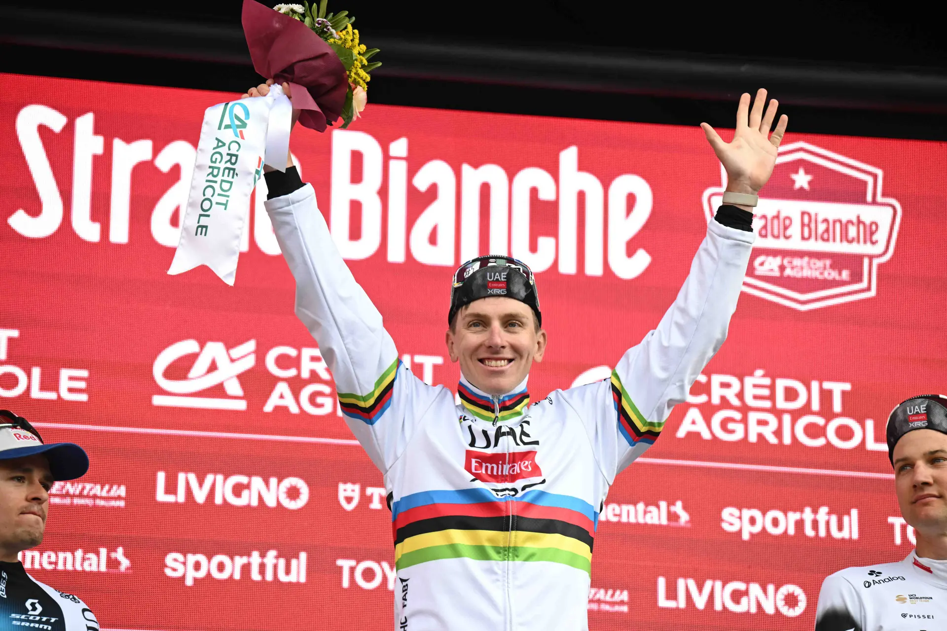 Sep Vanmarcke vindt Parijs-Roubaix "te vlak" voor Tadej Pogacar tegen echte specialisten: "Ik denk niet hij dat hij de concurrentie er zomaar kan afrijden"
