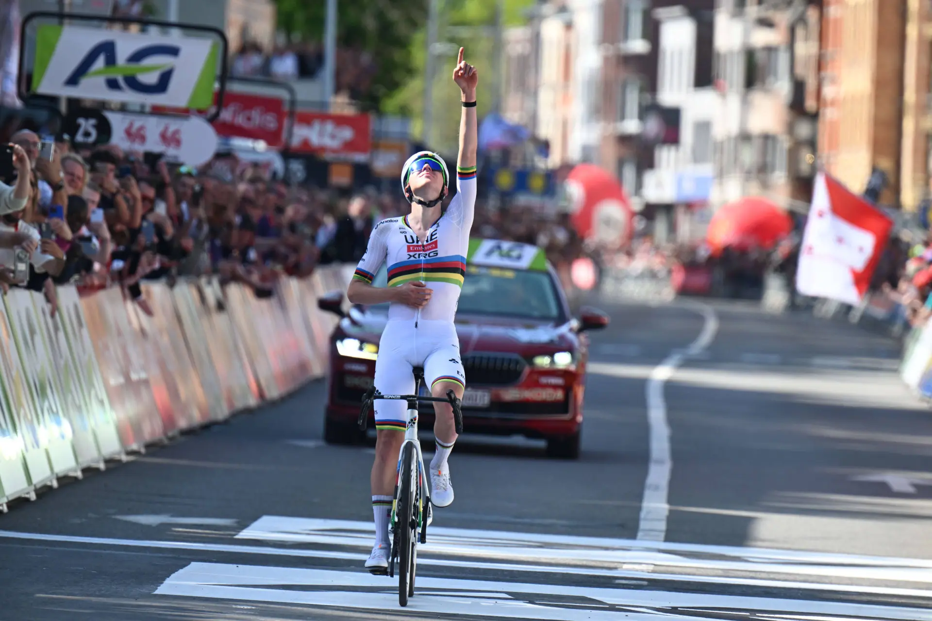 UCI Wereldranglijst Update: Tadej Pogacar loopt nóg verder uit na overwinning in Luik-Bastenaken-Luik