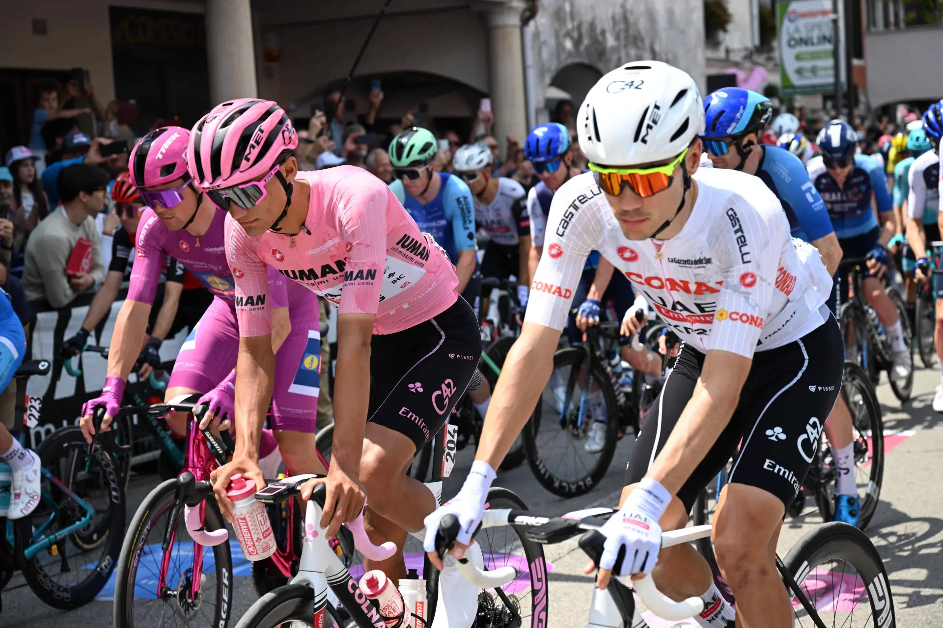 Johan Bruyneel: "Valpartijen bepalen de Giro, niet tactiek. Het is spijtig, maar het hoort bij de koers"