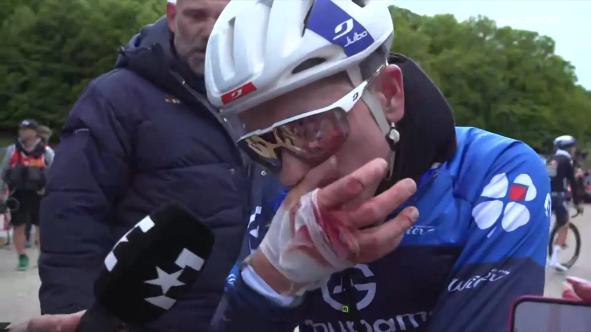 Medisch rapport en uitvallers Giro d'Italia 2025 | Update etappe 7: David Gaudu en Romain Bardet betrokken bij valpartij