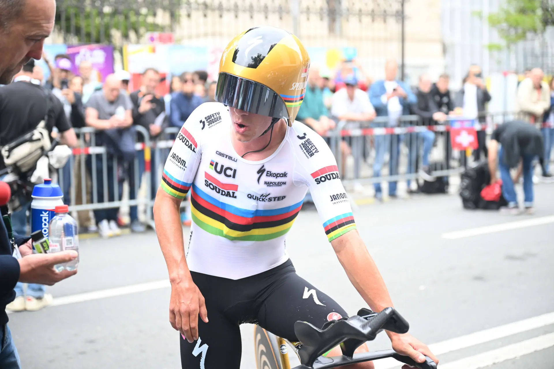 Transferkoorts rond Remco Evenepoel: INEOS Grenadiers genoemd als mogelijke nieuwe bestemming