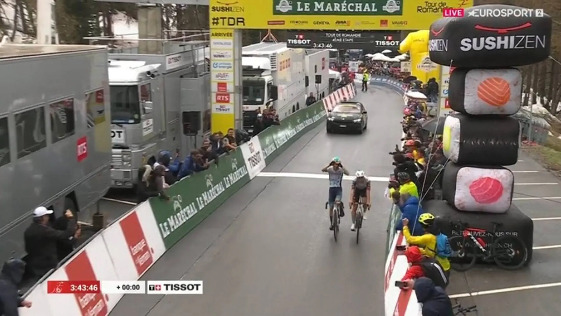 Lenny Martinez verslaat Joao Almeida in zinderend duel op Thyon 2000 en wint koninginnenrit Tour de Romandie