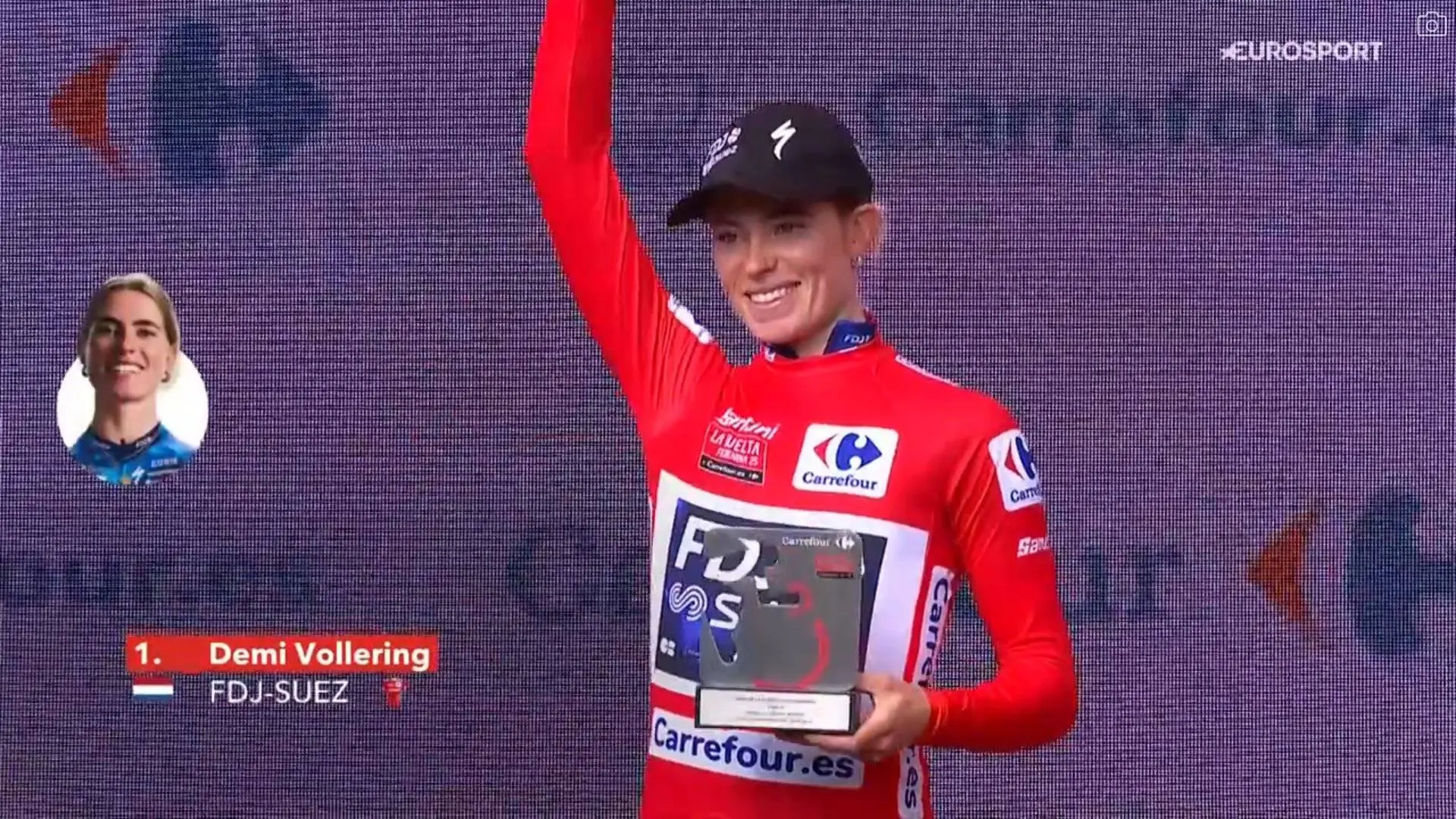 Demi Vollering kroont zich voor tweede jaar op rij tot koningin van La Vuelta Femenina; Anna van der Breggen ook op het podium